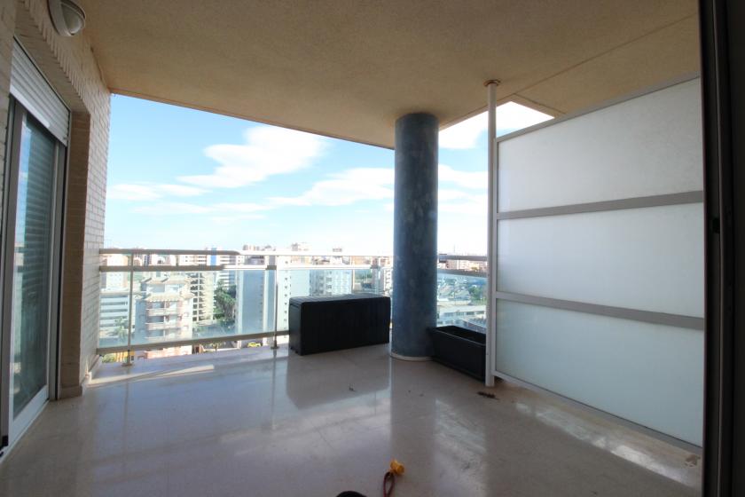 Grupo Nexus Real Estate presents an excellent opportunity: we are selling a spectacular apartment on the tenth floor of an attractive tourist apartment complex. in Nexus Grupo