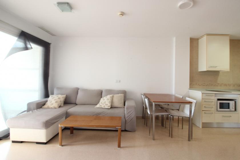 Grupo Nexus Real Estate presents an excellent opportunity: we are selling a spectacular apartment on the tenth floor of an attractive tourist apartment complex. in Nexus Grupo