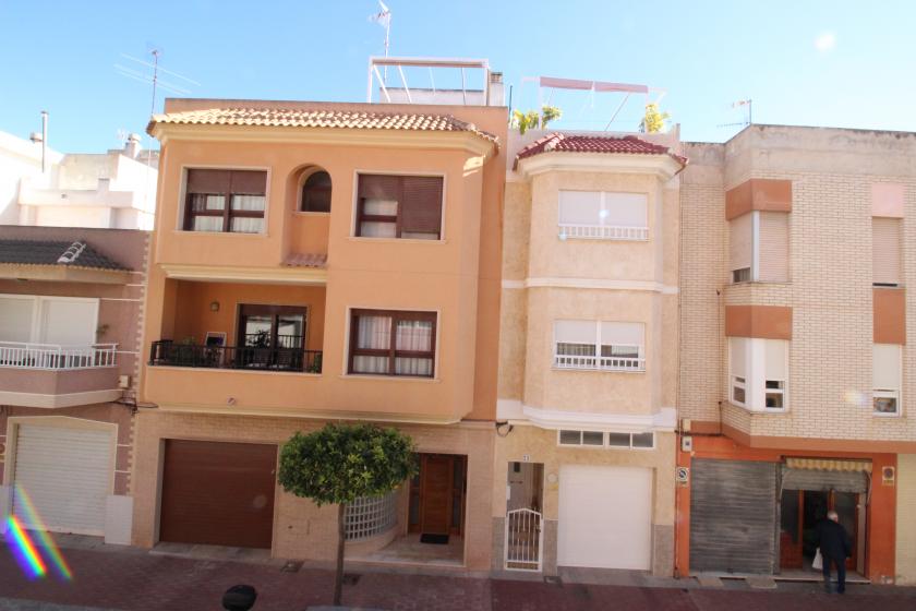 Real Estate Grupo Nexus, rents apartment for the whole year on San Emigdio street in Nexus Grupo