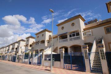  REAL ESTATE, NEXUS GROUP, SELLS GROUND FLOOR BUNGALOW IN URBANIZATION LARROSA, GUARDAMAR DEL SEGURA in Nexus Grupo